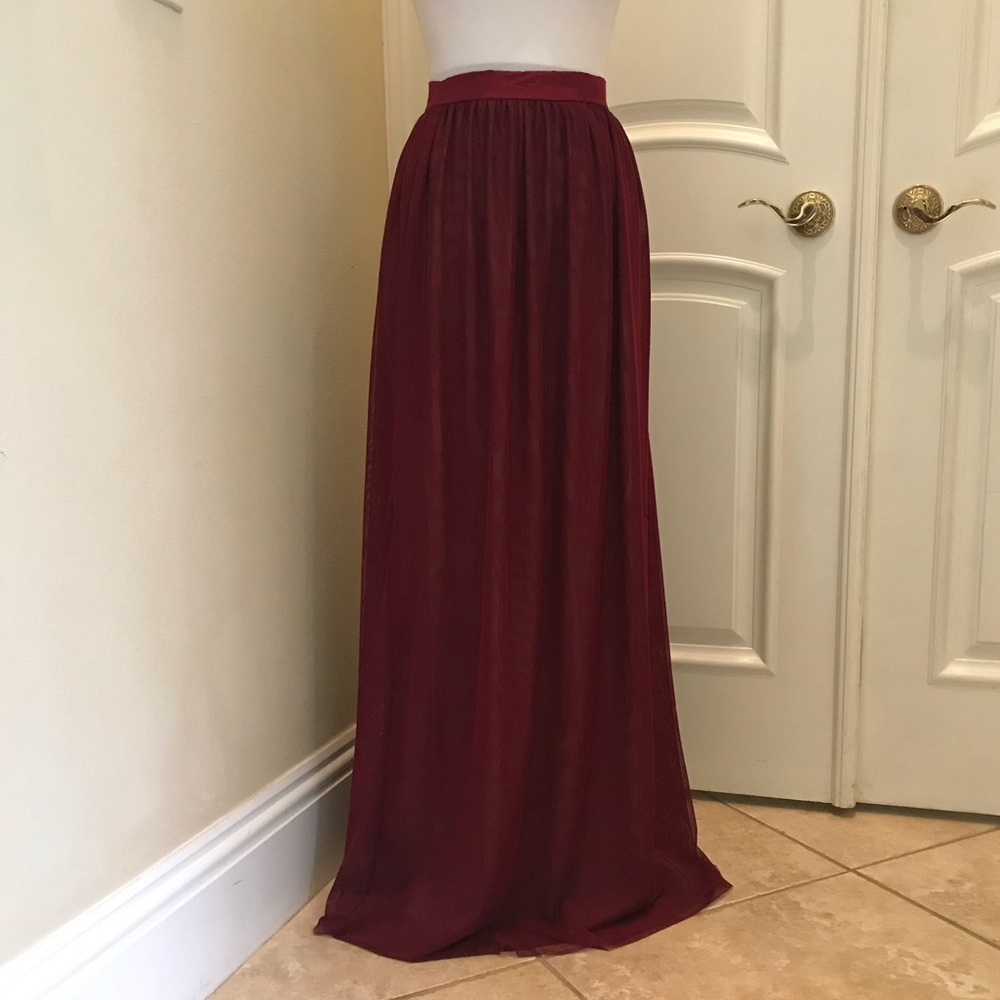 NWT Alya Francescas wine color mesh maxi skirt